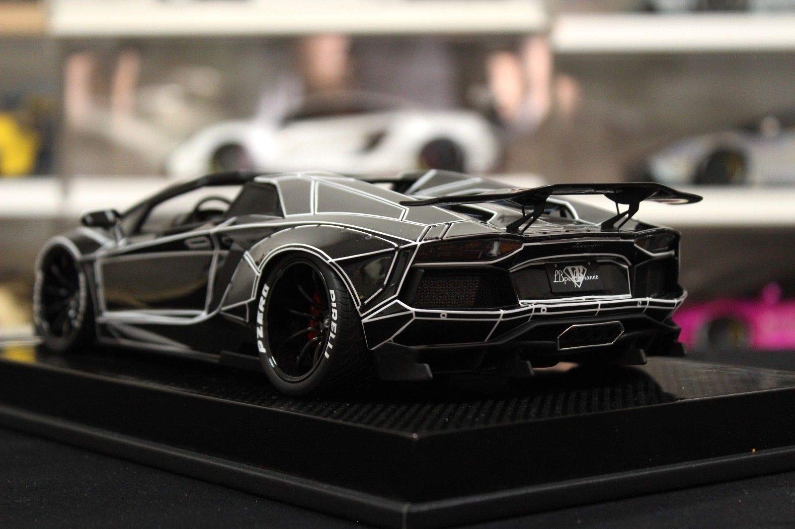 Amazon | 1:18 JUC Lamborghini Aventador Roadster Tron LB
